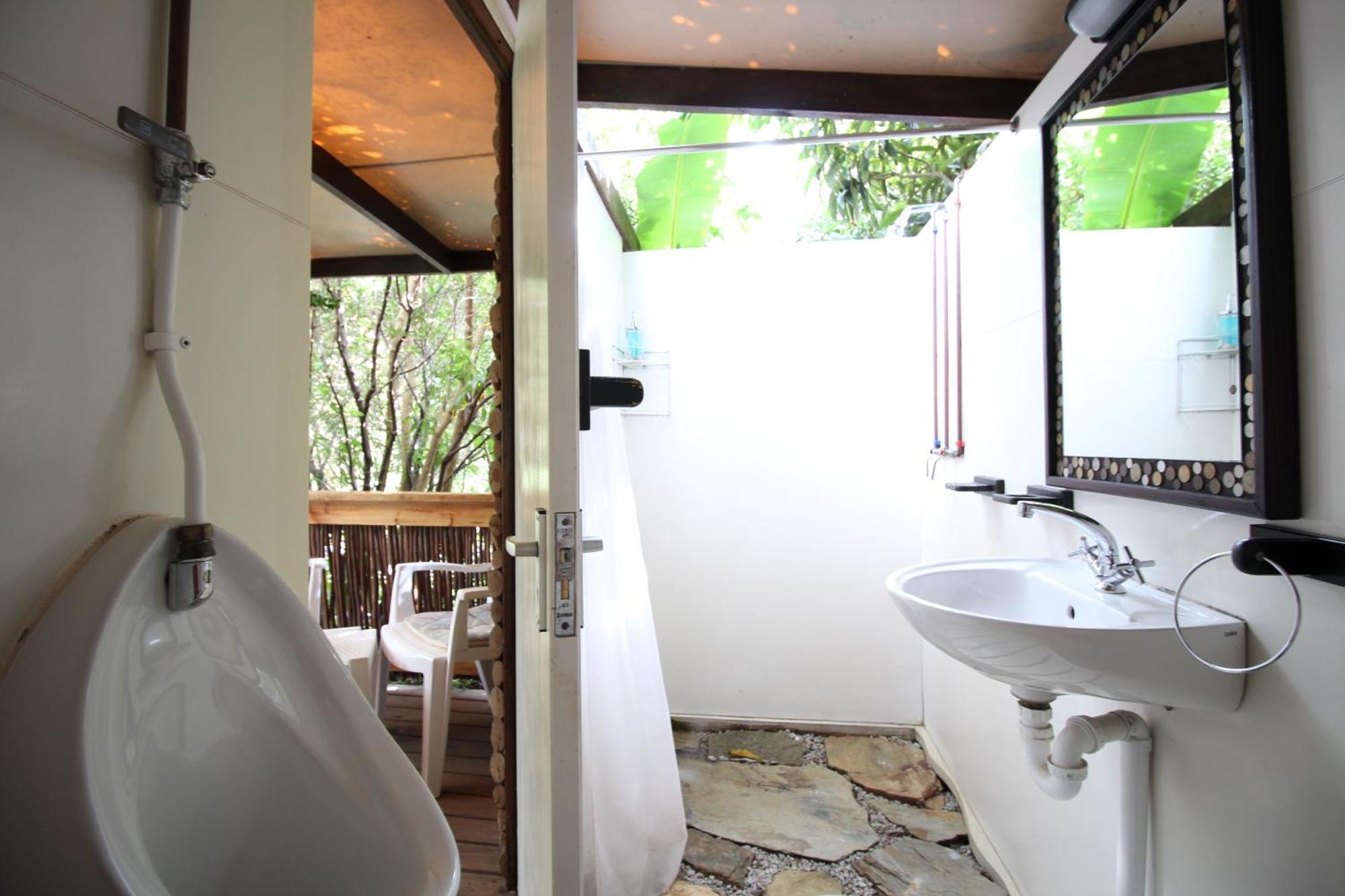 Mali Boutique Lodge & Tube 'N Axe Budget Accommodation Stormsrivier Room photo