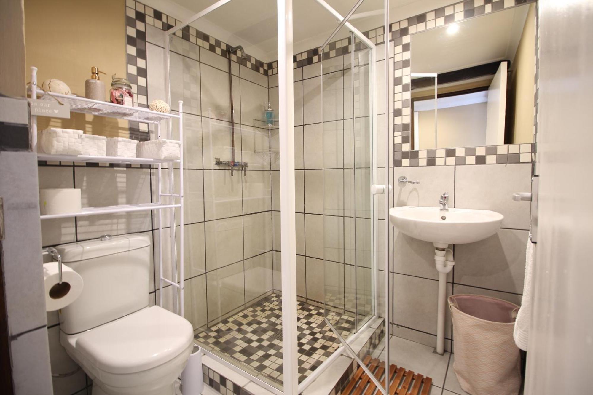 Mali Boutique Lodge & Tube 'N Axe Budget Accommodation Stormsrivier Room photo